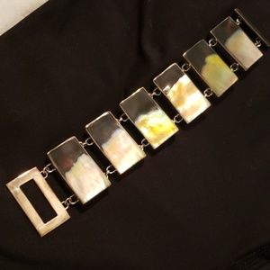 Pearlized linked bracelet